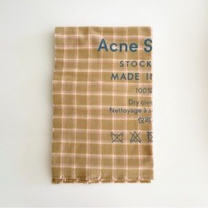 NWOT Acne Studios Cassiar Check Scarf